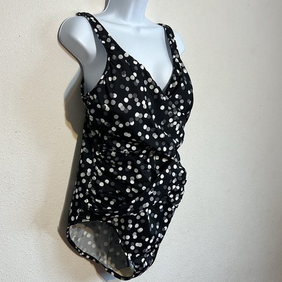 Trimshaper Womens Polka Dot One Piece Swimsuit Size 18W - Picture 3 of 13